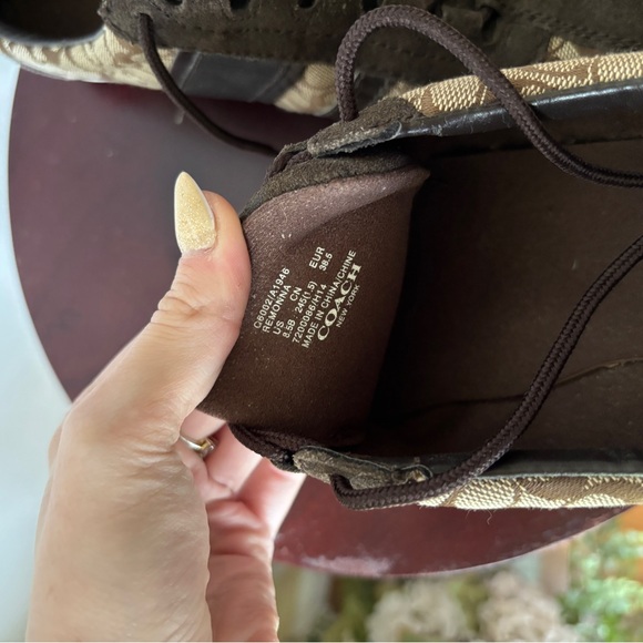 EUC Coach New York Remonna Signature Logo Jacquard Lace Up Sneaker Shoe Size 8.5 - Picture 4 of 4